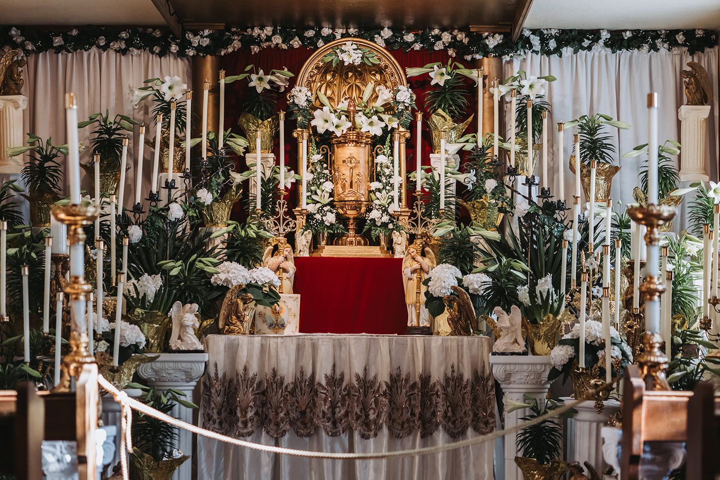 Donate for an Easter Lily Memorial