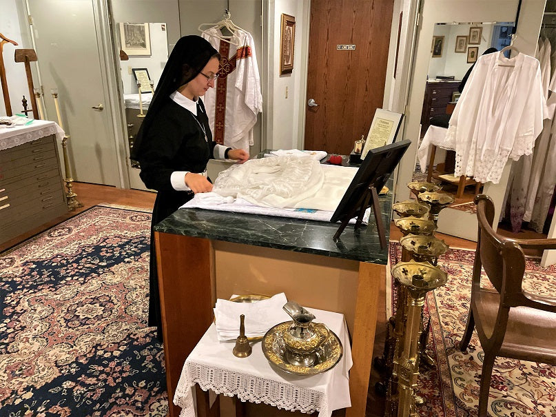 Support Oblates of the Holy Face